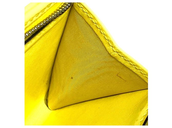 Billetera bifold GG Marmont de cuero de Gucci - vista 9