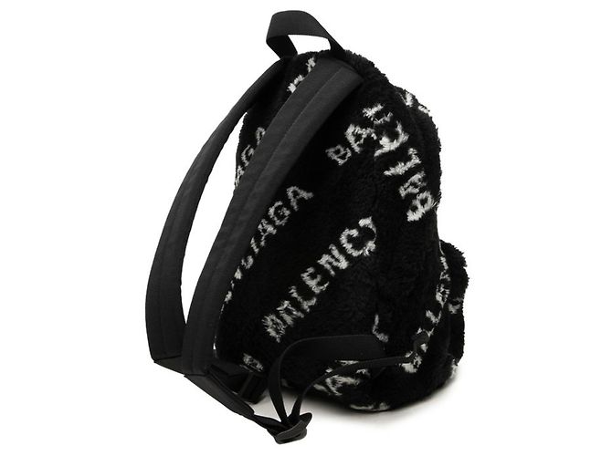 Balenciaga Everyday Rucksack aus schwarzem Kunstfell - Ansicht 2