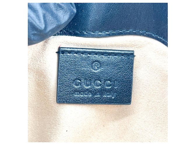 Mini borsa in pelle matelassé GG Marmont di Gucci - vista 6