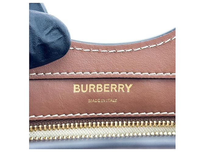 Burberry Logo Pocket Canvas with Leather Small - vista 6