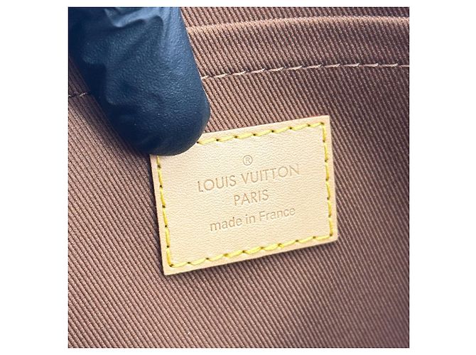 Louis Vuitton Etui Voyage Monogram Canvas MM - vista 6