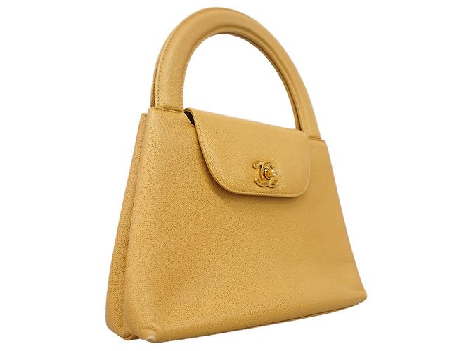 Bolsa Chanel em couro de bezerro granulado bege - vista 2
