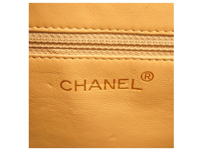 Bolsa Chanel em couro de bezerro granulado bege - vista 5