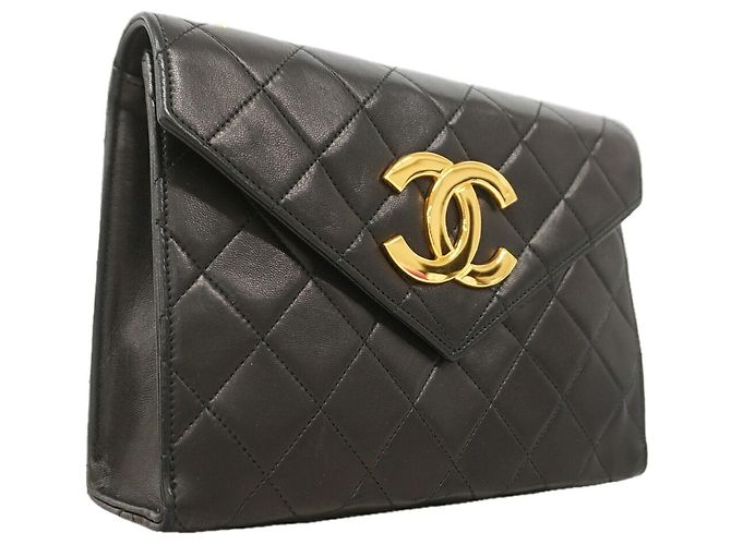 Timeless Borsa a tracolla Chanel Matelassé con catena in pelle d'agnello nera - vista 2