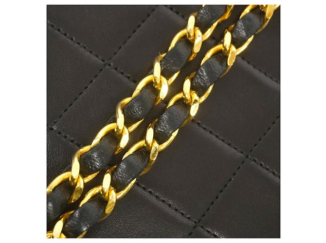 Timeless Borsa a tracolla Chanel Matelassé con catena in pelle d'agnello nera - vista 7