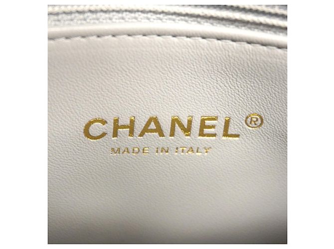 Chanel Matelassé Schultertasche mit Kette - Ansicht 5