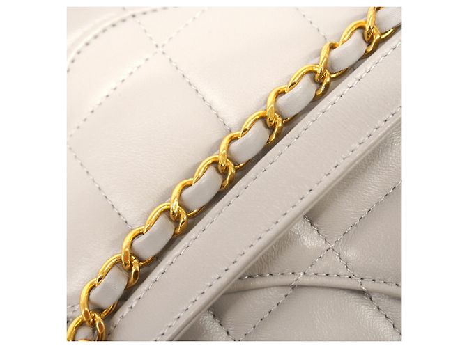 Chanel Matelassé Schultertasche mit Kette - Ansicht 8