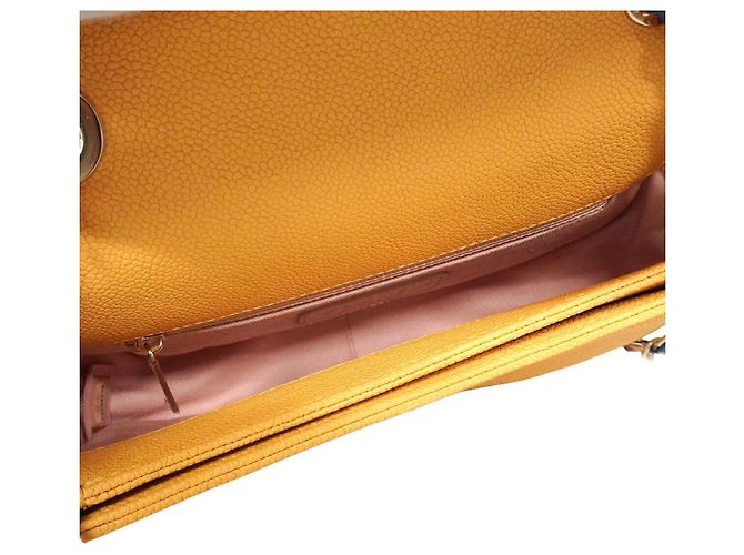 Bolsa de ombro Chanel amarela - vista 4