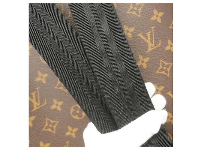 Mochila Louis Vuitton Monogram Macassar Discovery PM - vista 7