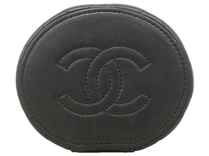 Bolsa Vanity Chanel Matelassé em pele de cordeiro com corrente - vista 3