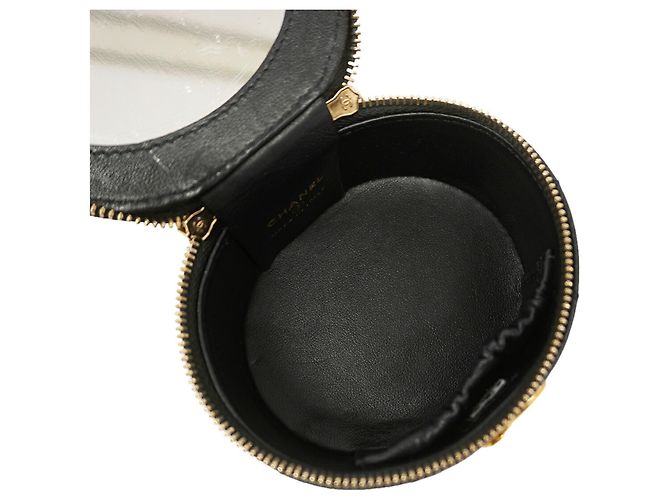 Bolsa Vanity Chanel Matelassé em pele de cordeiro com corrente - vista 4