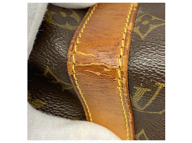 Sac Louis Vuitton Boston Monogram Keepall Bandoulière 45 - vue 8