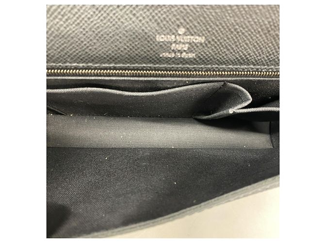Borsa a pochette Louis Vuitton Taiga Belaia - vista 4