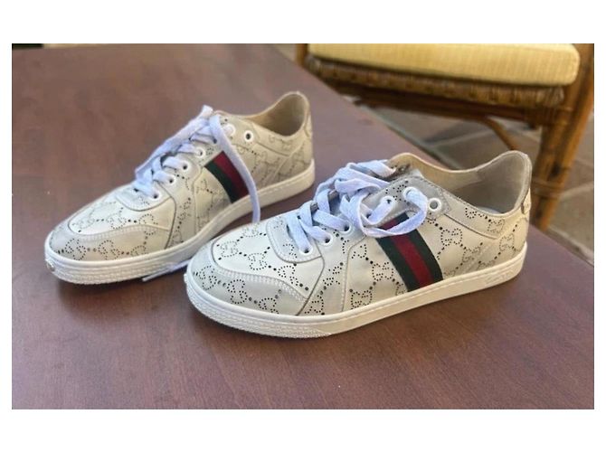 Gucci Leder-Sneaker mit GG-Perforation - Ansicht 2