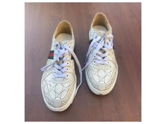 Gucci Leder-Sneaker mit GG-Perforation - Ansicht 3