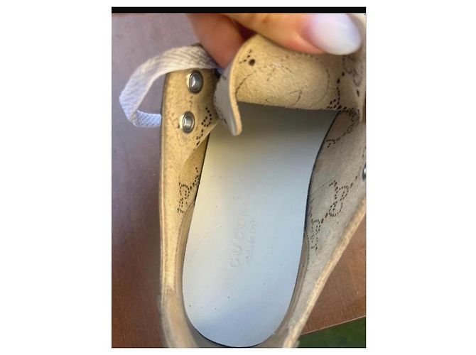 Gucci Leder-Sneaker mit GG-Perforation - Ansicht 9
