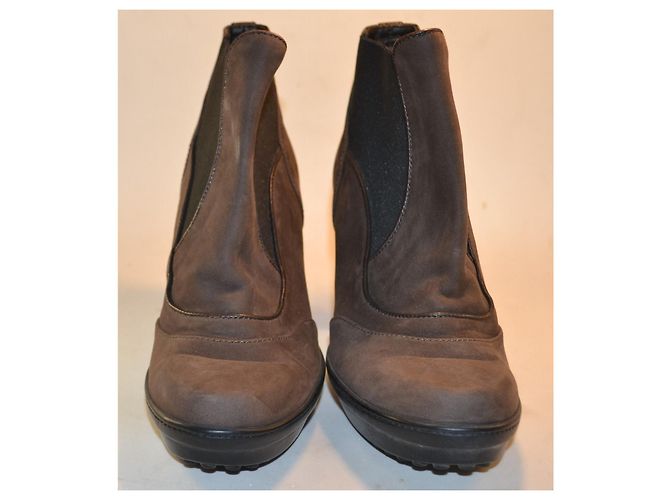 Tod's Brown Leather Ankle Boots - view 3