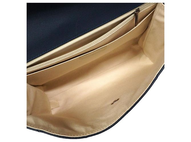 Bolso de hombro Chanel Matelassé Navy - vista 4