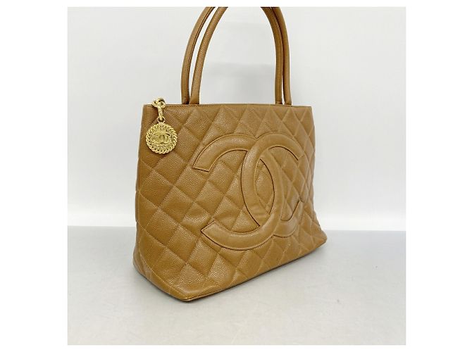 Saco Tote Chanel em couro de bezerro granulado castanho - vista 2
