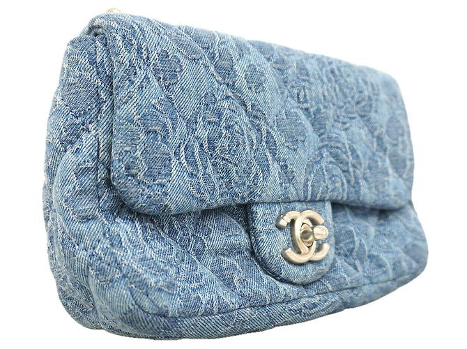 Bolsa de Ombro Chanel Matelassé com Corrente - vista 2
