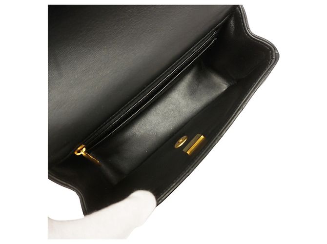 Chanel Matelassé Schultertasche mit Kette - Ansicht 4