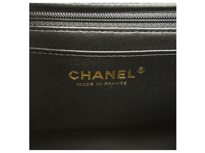 Chanel Matelassé Schultertasche mit Kette - Ansicht 5
