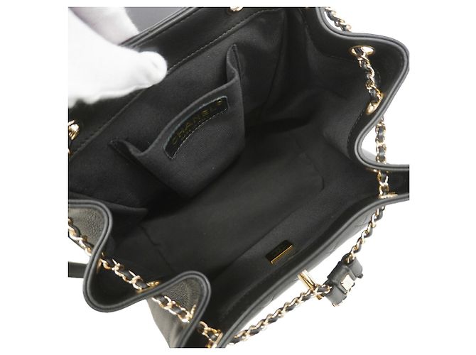 Mochila Chanel Matelassé em pele de cordeiro - vista 4