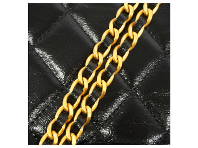Chanel Matelassé Schultertasche mit Kette - Ansicht 8