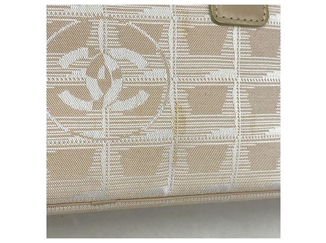 Borsa a mano Chanel New Travel in nylon beige - vista 10