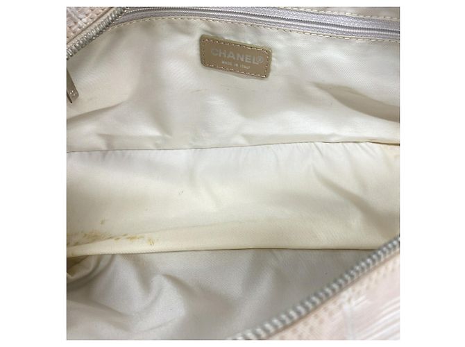 Borsa a mano Chanel New Travel in nylon beige - vista 4