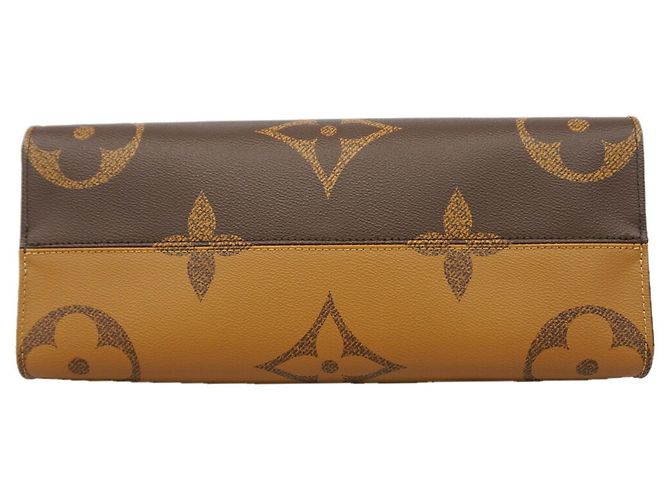 Borsa Tote Louis Vuitton Monogram Giant Reverse OnTheGo MM - vista 3