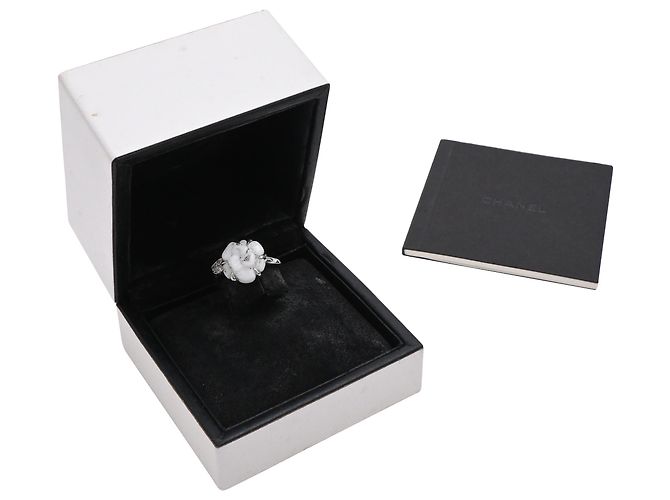 Timeless Anello Chanel Camelia in oro bianco - vista 9