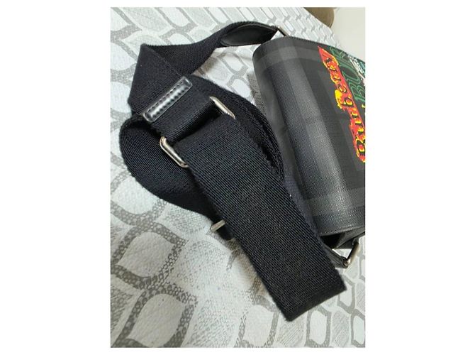 Bolsa Messenger Burberry em couro preto Check - vista 7
