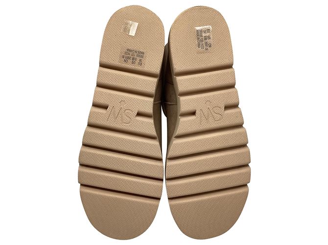 Stuart Weitzman Cozy Boot aus Wildleder in Tan - Ansicht 10