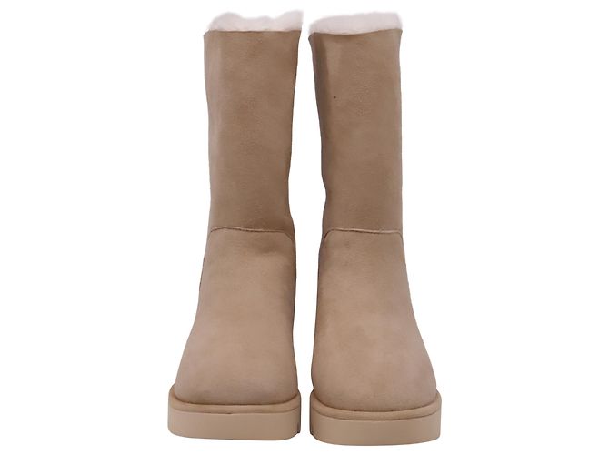 Stuart Weitzman Cozy Boot aus Wildleder in Tan - Ansicht 2