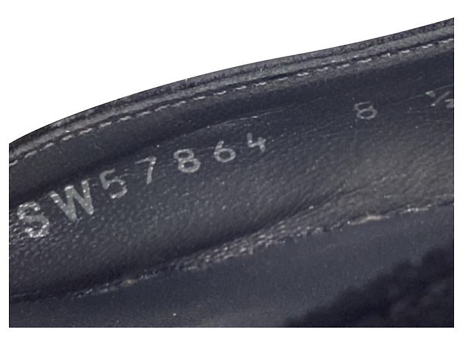 Décolleté a punta con frange Stuart Weitzman in camoscio nero - vista 7