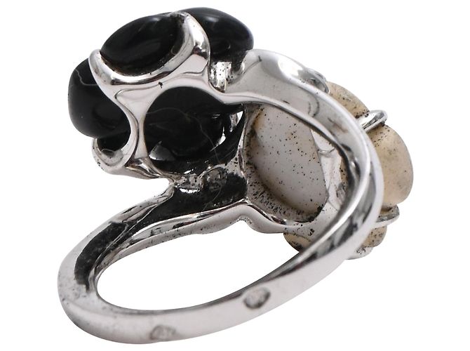 Timeless Anello Chanel Camélia Sculpte in oro bianco - vista 3