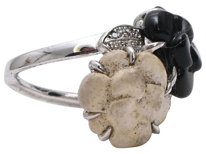 Timeless Anello Chanel Camélia Sculpte in oro bianco - vista 5