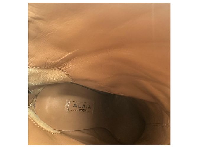 Alaïa Vienne Stiefel aus schwarzem Wildleder - Ansicht 14