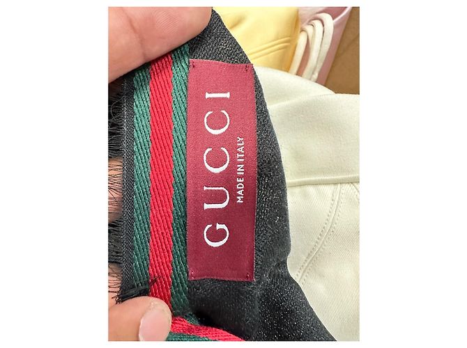 Gucci Web-Stripe Schal mit Fransen aus grauer Seide - Ansicht 14