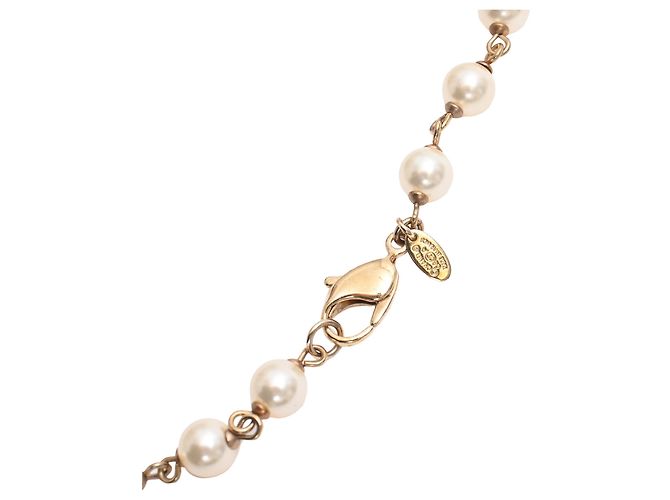 Colar Chanel em metal dourado com flores de renda e pérolas falsas - vista 4