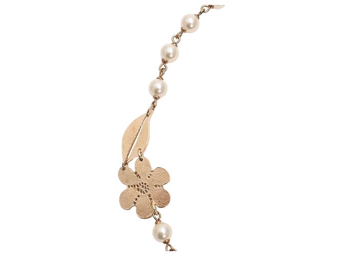 Colar Chanel em metal dourado com flores de renda e pérolas falsas - vista 8