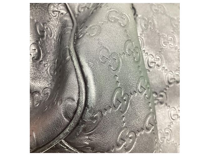 Saco Tote Gucci Sukey Medium em pele preta - vista 16