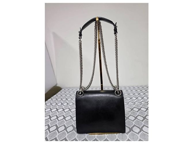 Fendi Signature Kan I Borsa a Spalla Piccola in Pelle Nera - vista 3