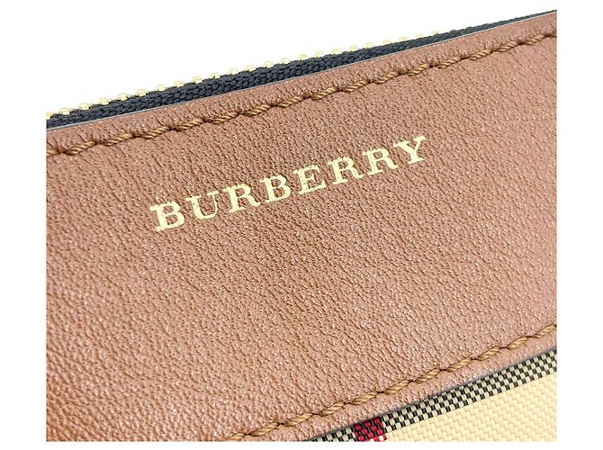 Burberry Peyton Crossbody Clutch Haymarket Coated Canvas Small - vista 6