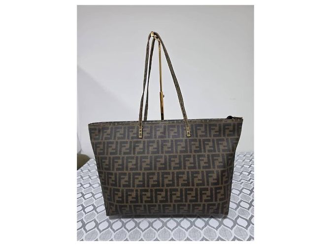 Fendi Zucca Spalmati Small Roll Tote - Marrón y Amarillo - vista 3