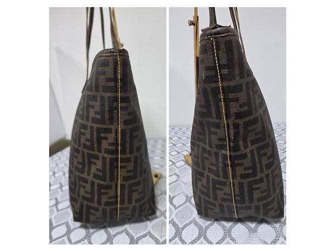 Fendi Zucca Spalmati Small Roll Tote - Marrón y Amarillo - vista 6