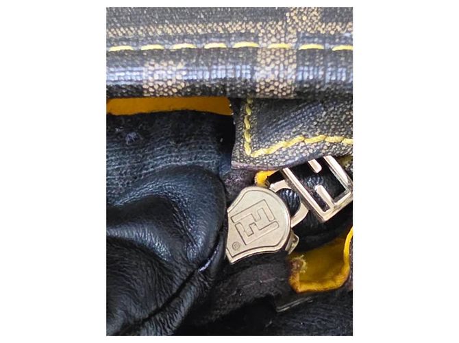 Fendi Zucca Spalmati Small Roll Tote - Marrón y Amarillo - vista 9