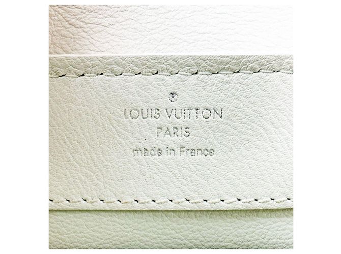 Sac à bandoulière Louis Vuitton Capucines MINI - vue 12