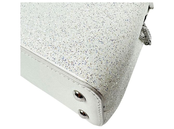 Sac à bandoulière Louis Vuitton Capucines MINI - vue 8